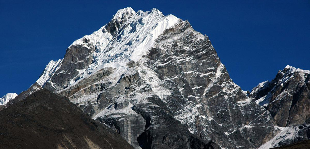 Lobuche Peak Climbing in Nepal – Cost, Route, Difficulty & Best Season